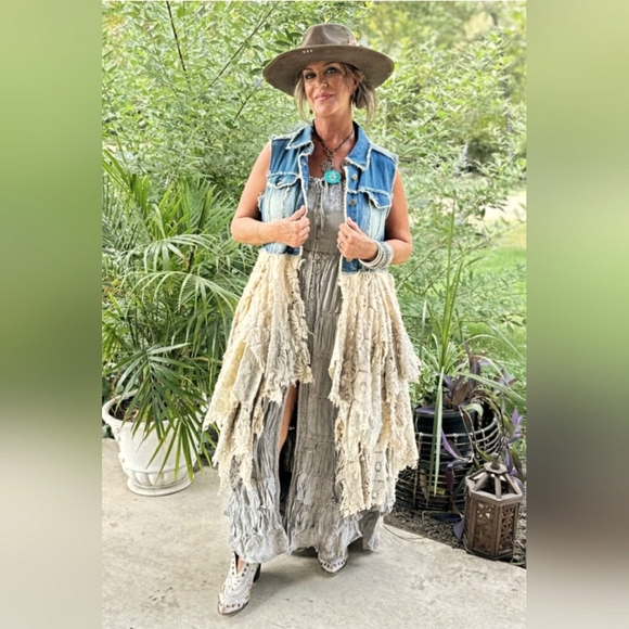 Cottagecore On The Edge Vest - Picture 2 of 3